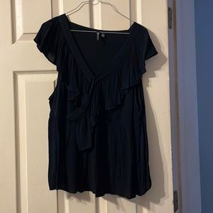 Versona black ruffle capped sleeve V-neck tank/shirt